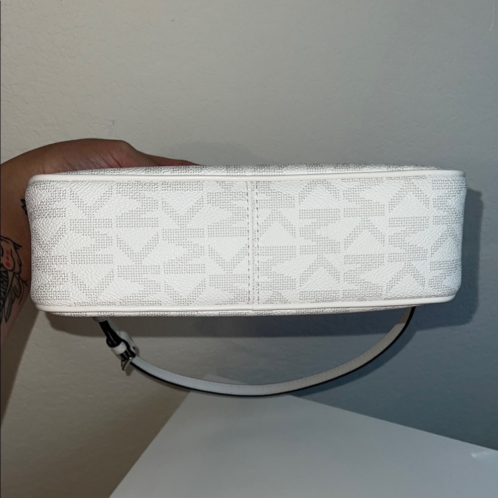 Michael Kors White Shoulder Bag - Picture 6 of 6